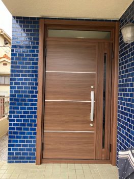 越谷市　玄関ドアのリフォーム