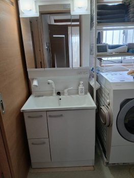 越谷市　洗面台交換工事